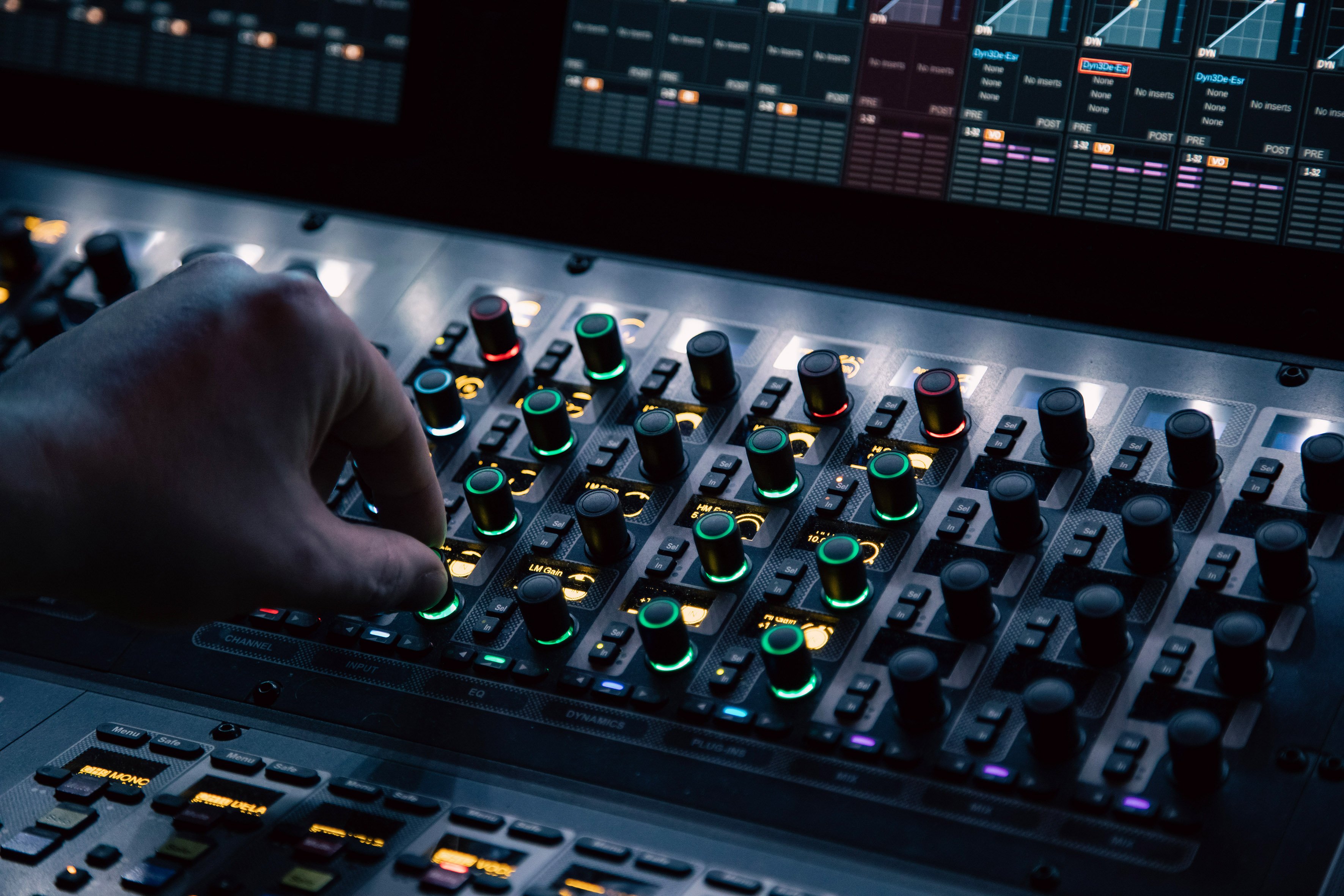 ハルパ・レイキャヴィークのAvid VENUE | S6L