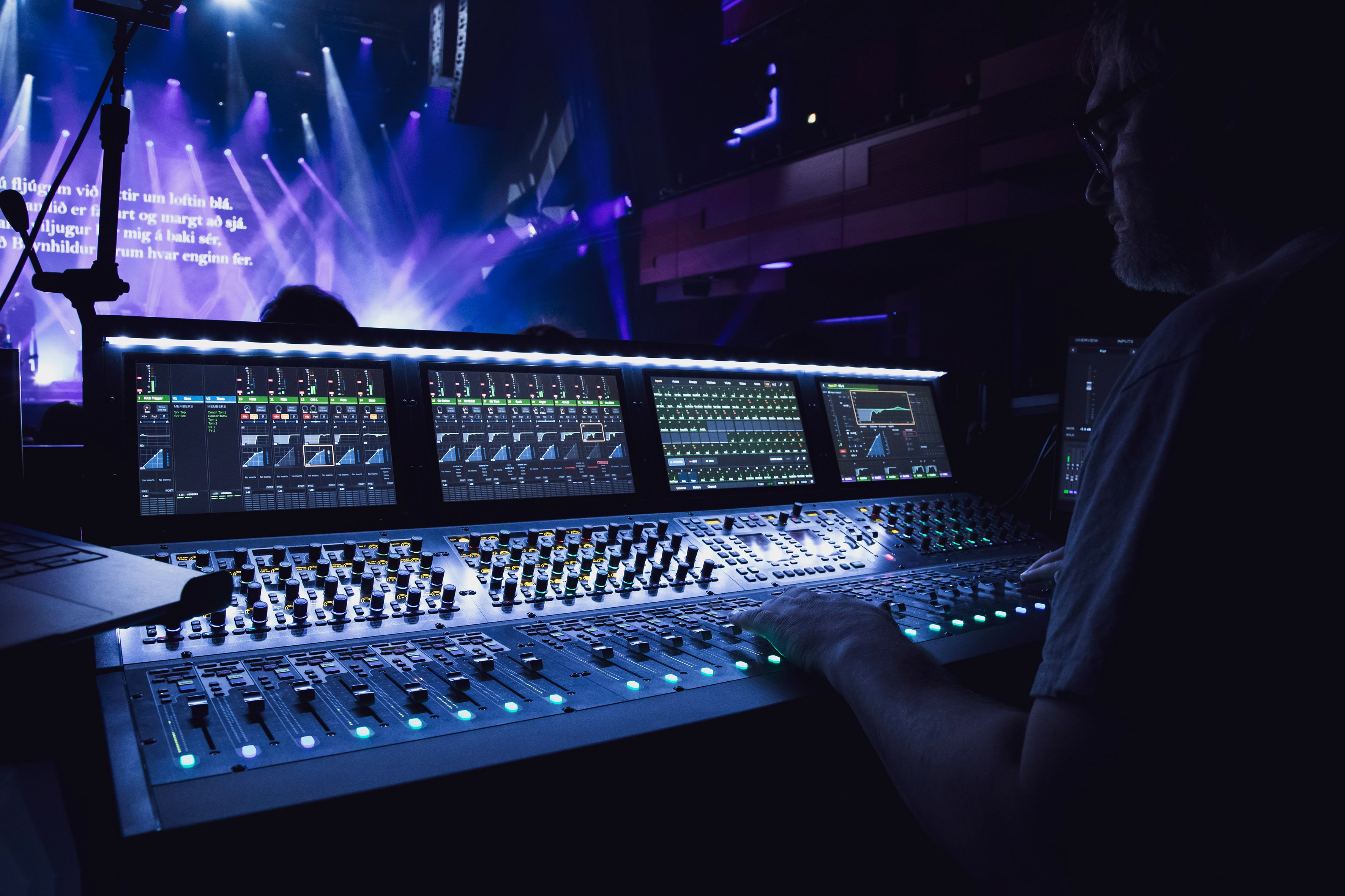 ハルパ・レイキャヴィークのAvid VENUE | S6L