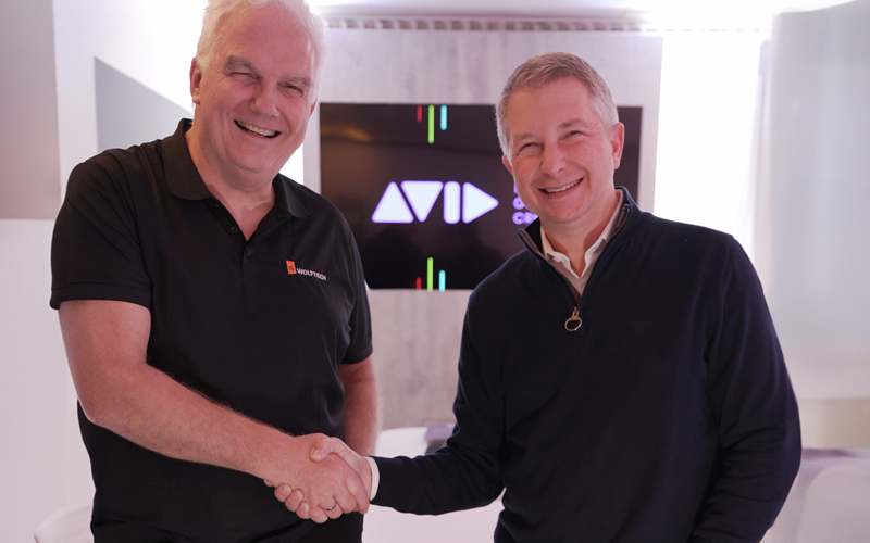 Avid CEO and Wolftech CEO shaking hands